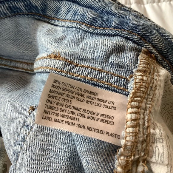 Wild Fable Womens Crop Jeans Size 14 Slightly Distressed Raw Hem High Rise - Picture 6 of 11